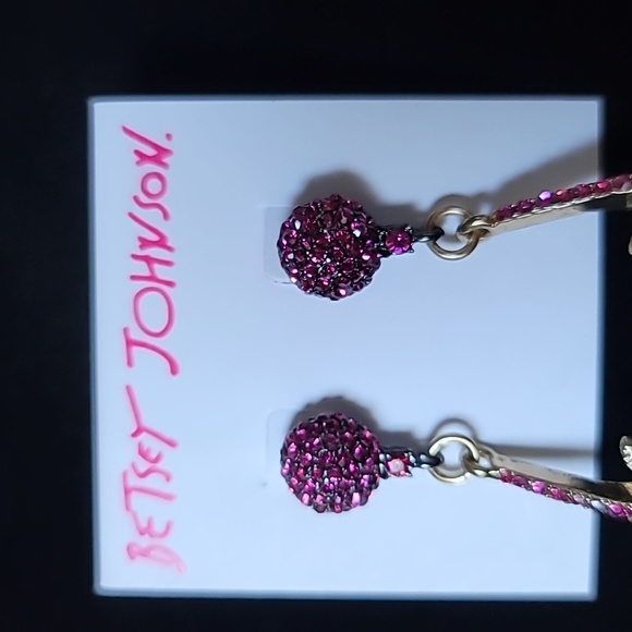 New! 1st Sample! BETSEY JOHNSON Drama Collection Feather Dangle Earrings. - Picture 6 of 8